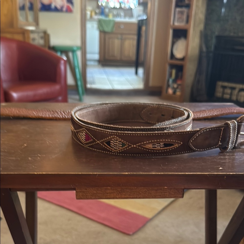 men’s 40” western genuine brown leather belt cut out sticking inlaid. Thank you.